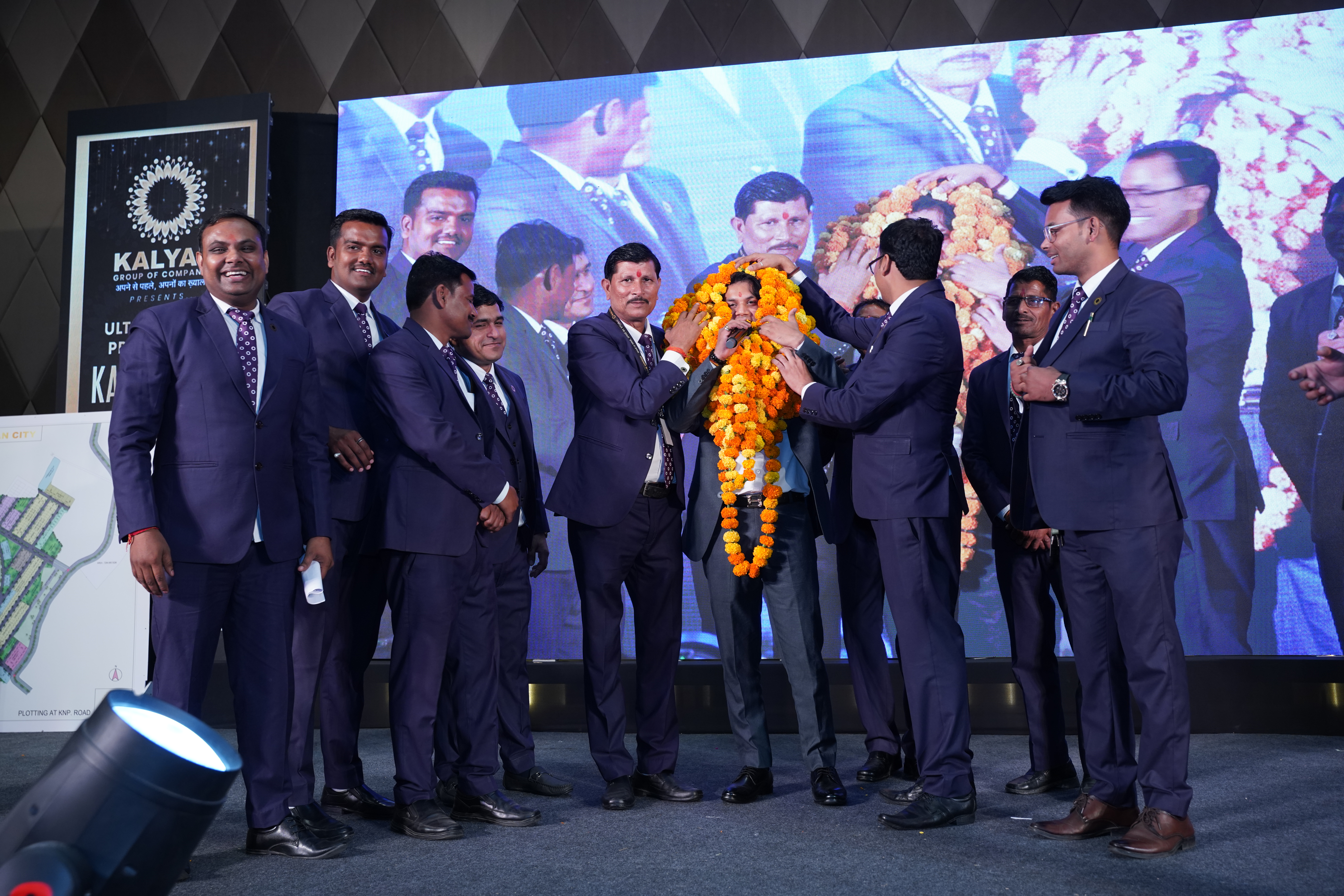 Vijay Vyapar 2.0 award ceremony group photo