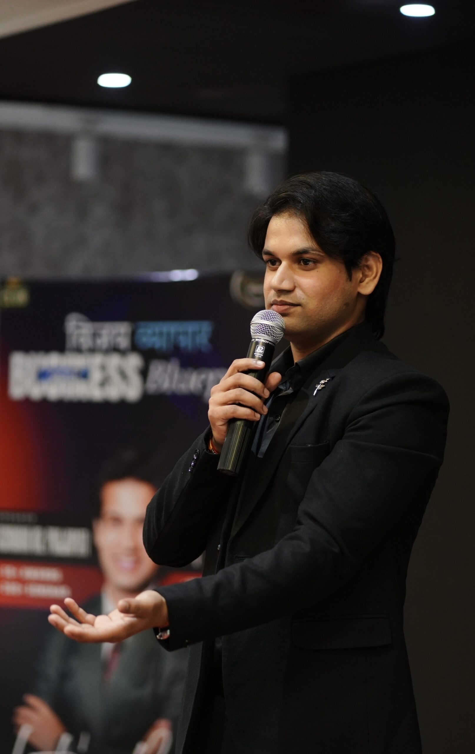 Ashwani Kr. Prajapati speaking on perfect business model